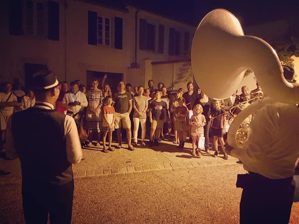 Lundi 26 août 2019, le groupe ONLY NEW JAZZ BAND était en formule Trio à Sainte-Marie-de-Ré (17), pour l'animation d'une marche aux flambeaux ! Merci aux membres de la mairie de Sainte-Marie-de-Ré pour leur accueil et à Uni-Son Production !