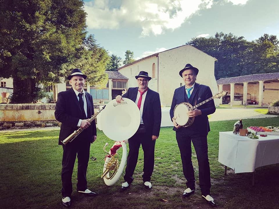 Samedi 28 septembre 2019, le groupe ONLY NEW JAZZ BAND était en formule Trio à l'Abbaye de Fontdouce à St-Bris-des-Bois (17), pour l'animation du cocktail de mariage de Fabienne et Guillaume !