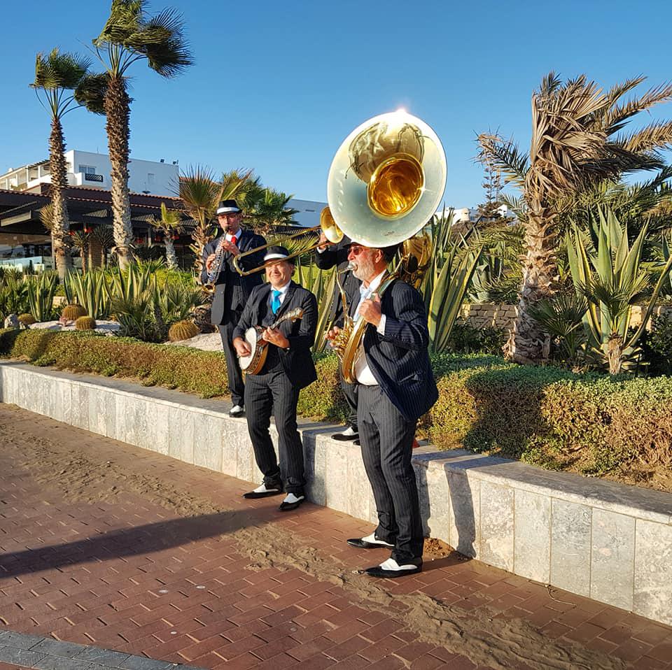 Anmoggar N' Jazz / Jour 1 : ONLY NEW JAZZ BAND en déambulation de 15h à 18h sur 4 sites d'Agadir (Place Al Wahda, place Cinéma Sahara, place Al Amal et place Plage Bleue), en préambule au festival !