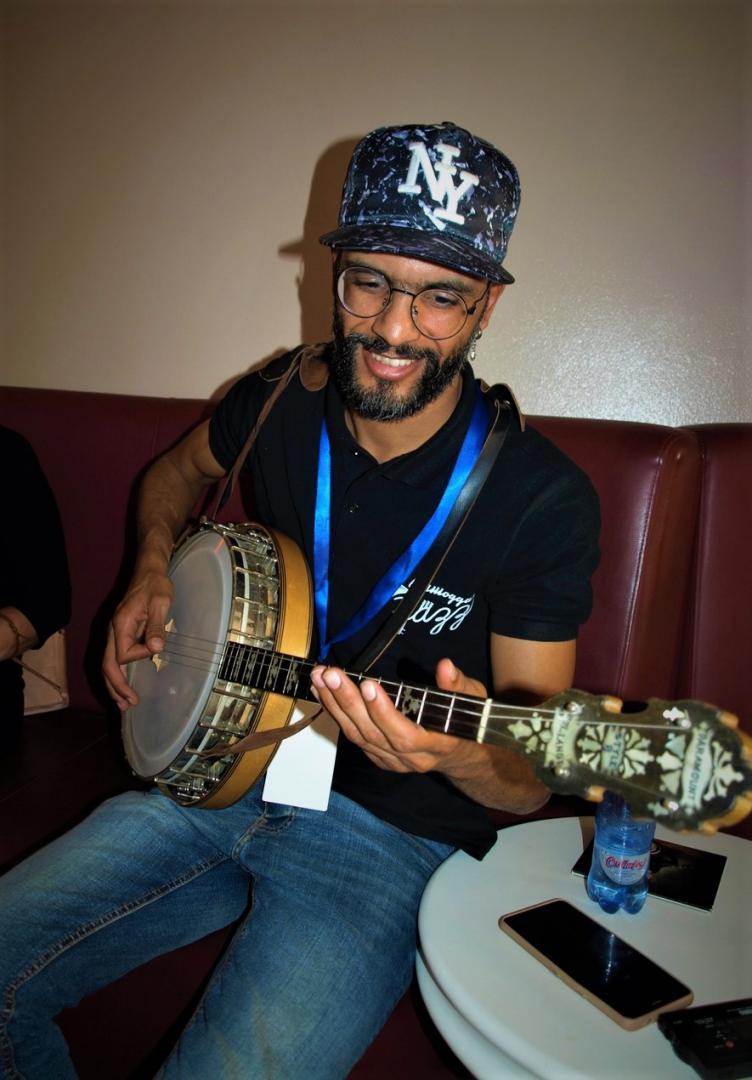 Anmoggar N' Jazz / Jour 7 : Youness play the Banjo !