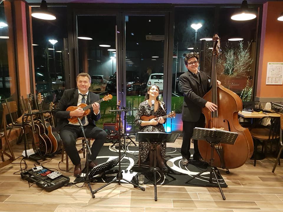Lundi 18 novembre 2019, le groupe LOISELLE était en formule Trio pour l'inauguration du restaurant Del Arte à St Benoît (86) !