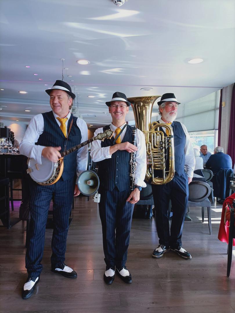 Samedi 19 novembre 2022, le groupe ONLY NEW JAZZ BAND était en formule Trio au Casino Royal Concorde de Saint-Gilles-Croix-de-Vie (85) !