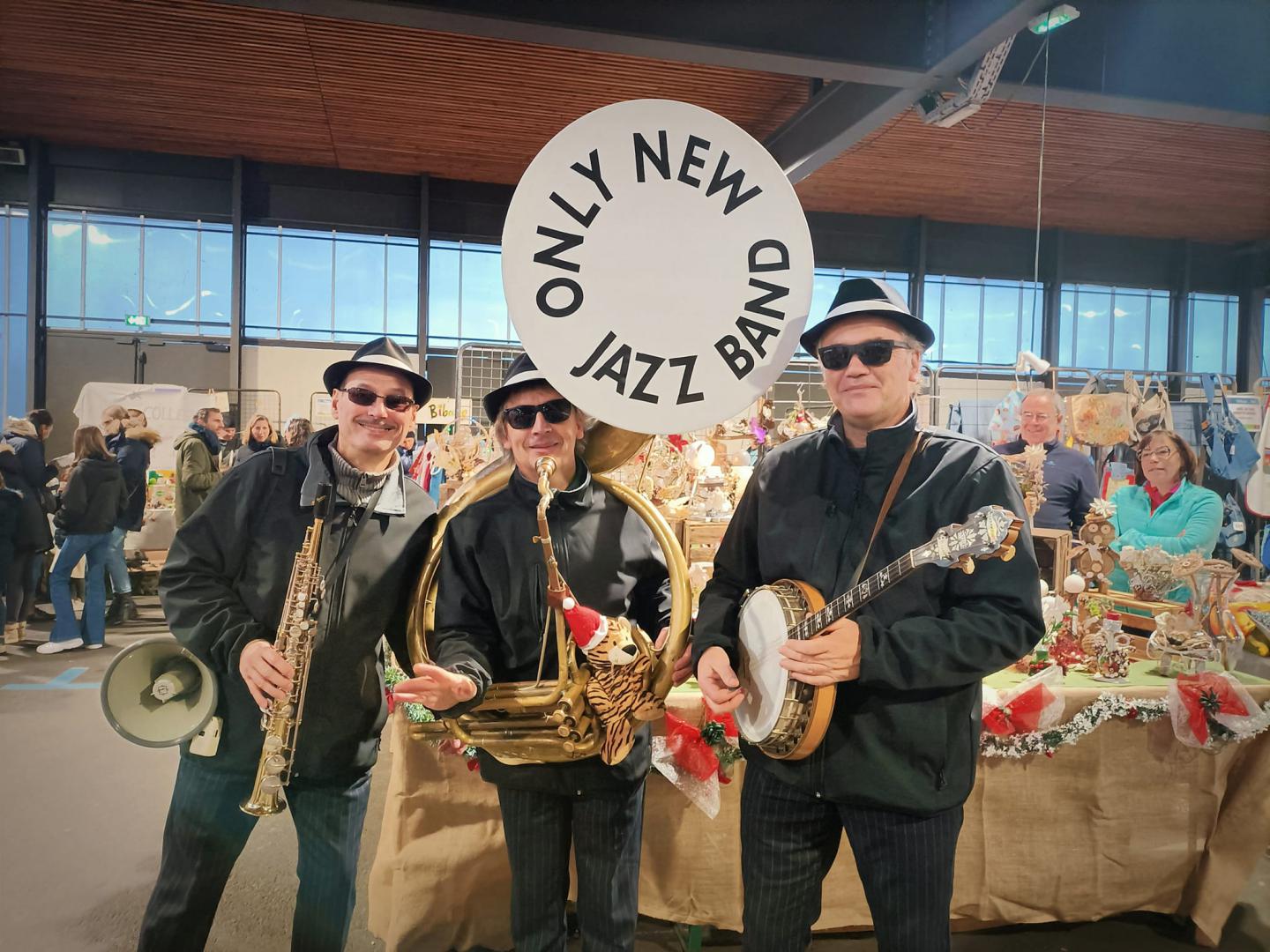 Dimanche 03 décembre 2023, le groupe ONLY NEW JAZZ BAND était en formule Trio au marché de Noël de Basse-Goulaine (44) !